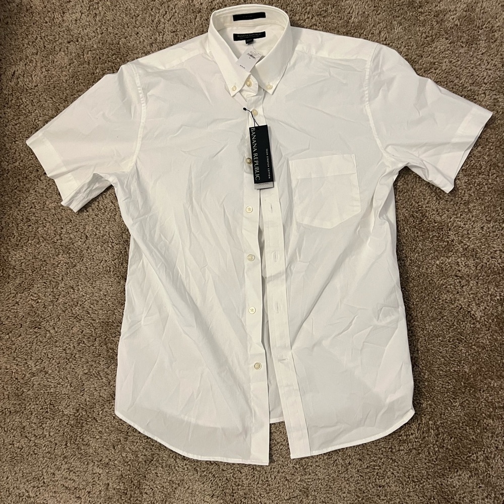 Banana Republic Men's Classic Short Sleeve White Button-Down Shirt